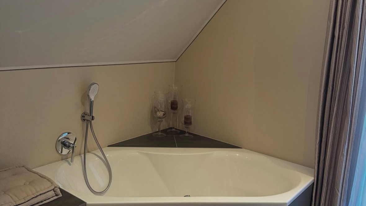 badewanne-dachschraege